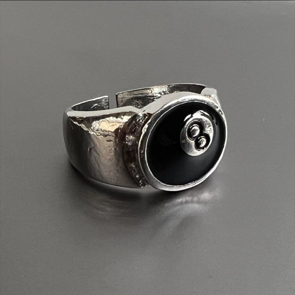 Y2K 2000s vintage retro style 8 ball chrome silver ring